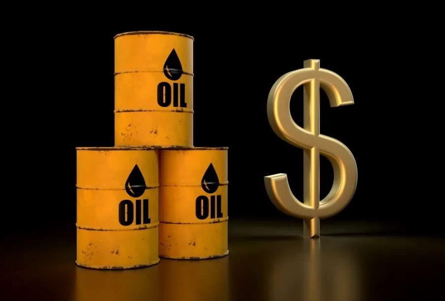 Surplus Dikaji Ulang, Minyak Menguat